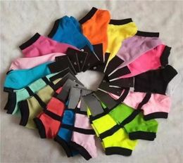 Multicolor Ankle Socks With Cardboad Tags Sports Cheerleaders Black pink Short Sock Girls Women Cotton Sports Socks Skateboard Sne1807079