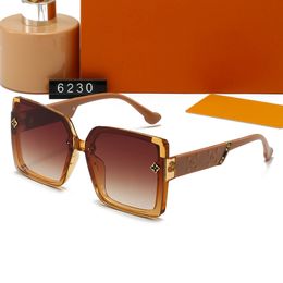 New Fashion Designer glasses Top Look Luxury Trendy Rectangle Sunglasses for Women Men Vintage Square Shades Thick Frame Nude Sunnies Unisex Sunglasses RTHTDJ