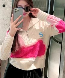 New 2023 Autumn and Winter Fashion Knitted Sweater Women's Korean Colour Block Knitted Shirt X8144 240110