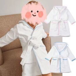 100% Cotton Children BathRobe Boys Girls Robe Warm Long Sleeve Hooded Kids Solid Colour Baby Bathrobes Homewear Unisex Clothes 240111