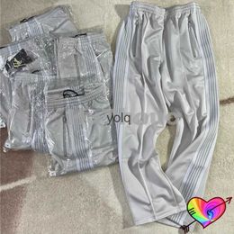 Pantaloni da uomo 2022 Grigio Bianco Aghi Tra Pantaloni Uomo Donna Classic Stripe 1 1 Aghi Pantaloni Ricamati Farfalla High Street AWGE Pantaloniyolq