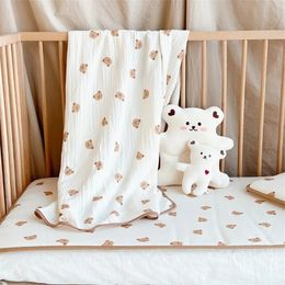 INS Korean Summer Soft Double Layer born Infant Bath Towel Cotton Stroller Blanket Baby Swaddle Wrap Baby Quilt 240111