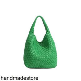 Venetaabottegas Small Single Wrist Soft Leather Woven One Shoulder Capacity Mother and Child Water Bucket Bag Lazy Wind Tote Bag Shopping Travel Handheld