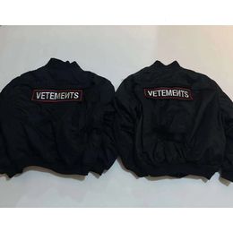 Mens VETEMENTS Jackets High Street Original Men Washed Denim Jackets Oversized VTM Jackets Fashionable Bomber Patched Tags Survetement Coat 884