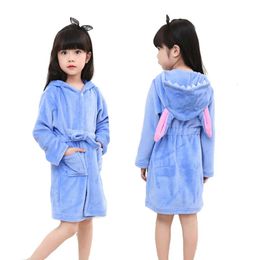Girls Boys Bathrobe Unicorn Hooded Towel for Kids Children Flannel Kigurumi Stitch Bathrobes Pyjamas Cartoon Bath Robe Sleepwear 240111