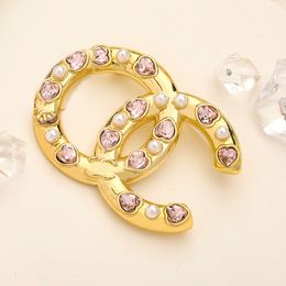 Designer Brooch Luxury 18K gold-plated Pearls Pin Brooches Fashion Mens Brooch Party Gift Jewellery Woman Accessories