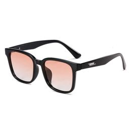 2024TRJF1031 Korean Polarized Sunglasses, Red Black Frames, Shading, Sun Protection, Plain Skin, and UV Protection