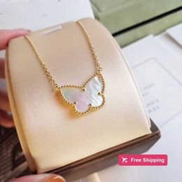 Pendant Necklaces Vintage Lucky Pendant Necklace Designer 18k Yellow Gold Plated White Mother Of Pearl Butterfly Charm Short Chain Choker For Women Jewellery BT6U