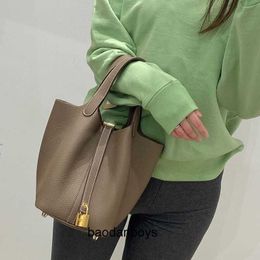Vegetable Basket Bag 22cm Medium Bag Women's 2024 New Fashion First Layer Cowhide Leather Portable Bucket Bag