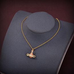 Saturn Designer Women Pearl Necklace Viviane Choker Pendant Chain Crystal 18K Gold Plated Brass Copper Necklace Jewellery Westwood Accessories 78678