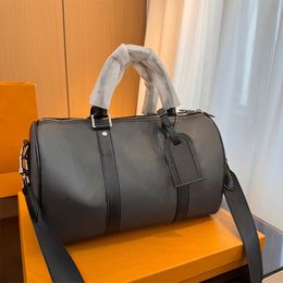 Luxury Brand 2024 Travel Bags Men fashion Shoulder Bag casual leather handbag