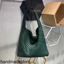 Venetaabottegas Women's Bag 2024 Summer Handmade Woven Bag Handbag Women's Rattan Tote Bag Internet Famous Same Style Straight