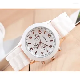 Wristwatches Casual Watch Geneva Unisex Quartz 14color Men Women Analog Sports Watches Rose Gold Silicone Dropship