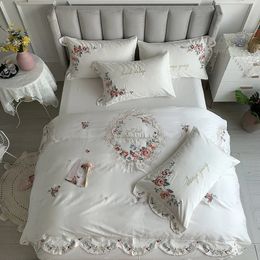 Luxury White Pastoral Flowers Embroidery 100S Satin Egyptian Cotton Bedding Set Duvet Cover Bed Linen Fitted Sheet Pillowcases 240112