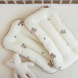 born Baby Boy Simple Bear Pillow Breathable Mesh Flat Pillows Girl Cute Rabbit Four Seasons Comfortable Cotton Pillows 240111