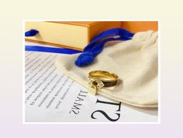 Designers ring luxurys letter men039s rings high quality fashion women039s classic jewelry square Couple pair ring Anniversa4138635