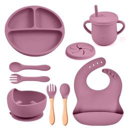 8PCS Baby Feeding Set Waterproof Bibs Kids Sucker Dinner Plate Antislip Bowl Spoon Cup Children's Tableware Stuff 240111