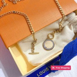 Pendant Necklaces Love Necklace Designer women Pendants Retro embellishment bronze Charm Chain Pendant Necklaces Fashion Brass Jewellery 0REG