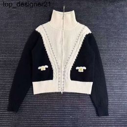 24ss New women jacket designer sweater womens autumn fashion brand short knitwear simple knit jackets loose casual zipper coat applique cardigan womens sweaters