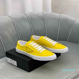 casual Men shoes low top designer Platform sneakers Wheel patent leather sneakers with rubber sole