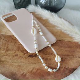 Trendy Mobile Strap Phone Charm Pearl Letter Chain Natural Shell Jewelry For Women AntiLost Lanyard Gift Wholesales 240111