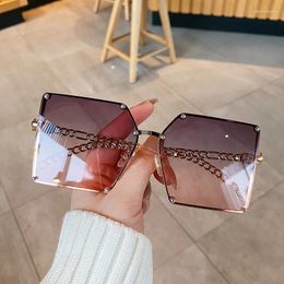 Sunglasses 2024 Oversize Gradient For Women Vintage Alloy Chain Frame Rivet Square Sun Glasses Female Elegant Shades Fashion