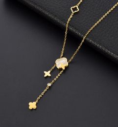 Classic Design Gold Clover Lock Pendant Necklace Jewelry for Women Gift2473917