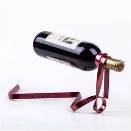 Creative Iron Wine Bottle Holder Ribbon Suspension Poised Rack Cabinet Stand Bracket Bar Accessories Table Decoration Tools 240111