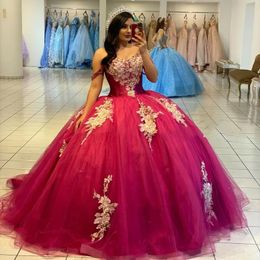 Ball Bury Princess Gown Sweetheart Quinceanera Dress Gold 3D Flower Applique Pärlor Birthday Party Sweet Vestidos de 15 Anos