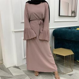 Ethnic Clothing Pleated Sleeve Dress Middle Eastern Fashion Muslim Women's Large Size Round Neck Slim Fit Dubai Abaya