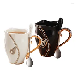 Mugs 2024 Europe Style Luxurious Coffee With Spoon Ceramic Cups Necklace Afternoon Tea Cup Milk Water Bottle Lovers Gift