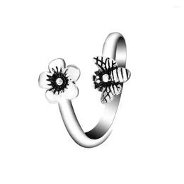 Cluster Rings 2024 Fashion Jewellery Trend Vintage Adjustable Flower Bee Anillos Mujer Bague Femme Punk For Women Men Gift