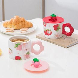 Mugs Porcelain Strawberry Pattern Coffee Mug Girl Breakafast Milk Office Handgrip Water Cup Kitchen Drinkware 400ml
