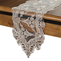 Exquisite Tulle Lace Embroidered Table Runner Mats Flag European Style Desk Placemat Bordado Christmas Wedding Decoration 240112