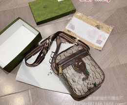 2024 Designer Handbag with Chain Crossbody Women Shoulder Bags Classic Tote Clutch Wallets Genuine Leather Purses Vintage Messenger Bag Cover Messenger 00yu