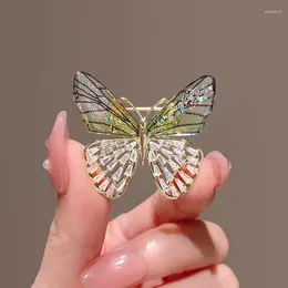 Brooches Shell Animal Butterfly Brooch Wedding Jewellery 2024 Hollowed Out Women's Fashion Flight Imitation Pearl Accessories