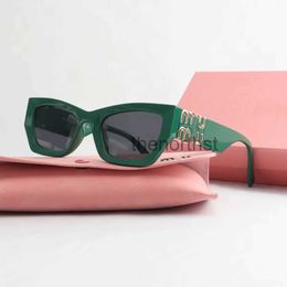 Luxury Brand Mu Sunglasses Designer Women Green Eyeglasses Woman Gold Letter Ladies Personality American Eyewear Butterfly Ins with Box B9U3 3EV7