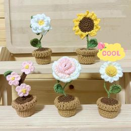 Decorative Flowers Car Table Mini Knitting Flower Rose Tulips Bouquet Potted Hand-woven Knitted Gift Desktop Wedding Decoration