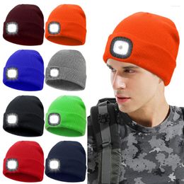 Berets USB Rechargeable Winter Warm Knit Beanie With 3 Brightness Levels 4 LED Hat 8 Hours High Powered Light For Running Hiking