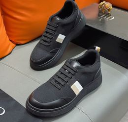 Designer famous casual shoes, very breathable luxury net cloth upper, comfortable and simple noble, retro and fashionable