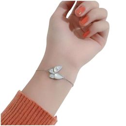 Van-Clef & Arpes Bracelet Designer Women Top Quality Bangle White Fritillaria Butterfly Bracelet Women's 18k Rose Gold White Gold Women's Fashion Simple