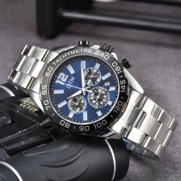 新しいTog Men's Men Luxury Watch Quartz Movement Chronographカレラカレンダーすべてのクロノグラフダイヤル作業ステンレス鋼ストラップシリコンベルトウォッチ3つのアイBA0842