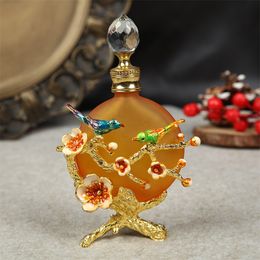 20pcs 30ml European Exquisite Diamond Embellished Yellow Metal Magpie Decorate Vintage Handmade Essential Oils Dropper Bottles