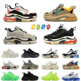 2024 Top Fashion Luxury Brand triple s casual designer shoes platform sneakers tracks black white gery red pink blue royal neon green beige women mens trainers tennis