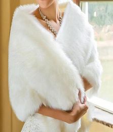 2018 White Ivory Bridal Wraps Shawls Jackets Winter Fur Women Jacket Floor Length Cloaks Party Wedding Coat4453116