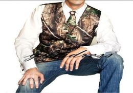 Camo Wedding Groom Vests Farm Country Style Hunter Groomsmen Vests Men039s Suit Vests Slim Fit Men039s Dress Vest Waistcoat5085919