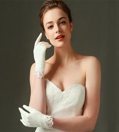 Matte Satin Bridal Gloves Short Lace Trim Ivory Wedding Bridal Accessories Bride Gloves Wrist Length Wedding Glove8746542