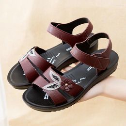 s Sandals 2024 European and American Women's Summer Flat Bottom Anti Slip Soft Sole 4519 Sal Women'