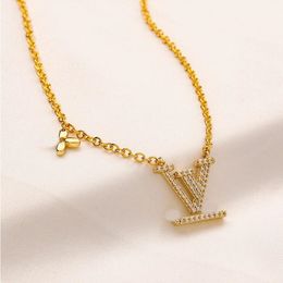 Niemals verblassende 18 Karat vergoldete Luxus-Marken-Designer-Anhänger-Halsketten, Edelstahl-Buchstaben-Choker-Anhänger-Halskette, Perlen-Kette, Juwelier Mqnt