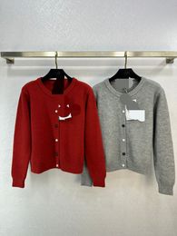 10090 2024 Runway Summer Brand SAme Style Sweater Long Sleeve Crew Neck Pullover Fashion Clothes Red Grey High Quality Womens WeinishG23121635